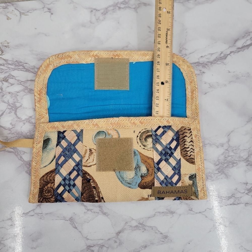 Bahamas Raffia or Jute Rattan Seashell Pattern Wristlet Wicker - Picture 4 of 10